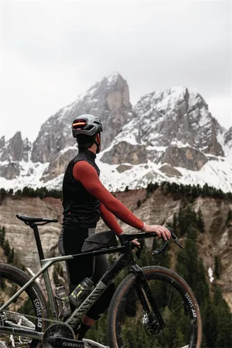 Kask rowerowy ABUS Taipan LED