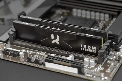 Pamięć RAM GoodRam IRDM DDR5 16GB 5600 CL36 Czarny