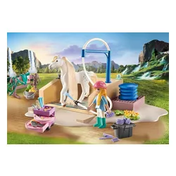 Playmobil Zestaw z figurkami Horses 71354 Isabella i Lioness z myjnią dla koni