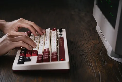 Klawiatura mechaniczna 8BitDo Mechanical Keyboard Fami Edition Kailh Box Brown V2 Brązowy