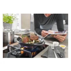 STAUB Okrągła patelnia żeliwna grillowa z dwoma uchwytami 22 cm, grafitowy