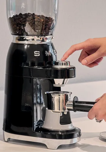 Młynek do kawy Smeg CGF11BLEU Żarnowy