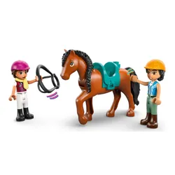 LEGO 42688 Friends Stadnina i szkółka jeździecka