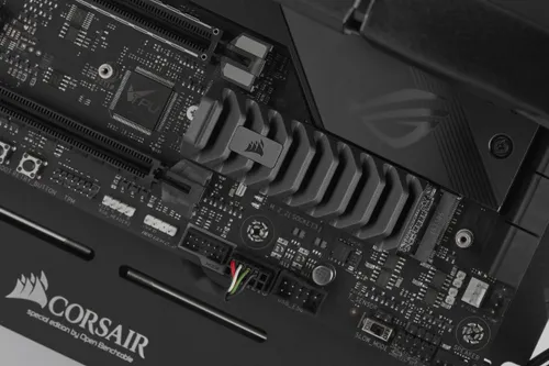 Corsair MP600 PRO XT 4 TB M. 2 2280 PCI-E x4 Gen4 NVMe SSD (CSSD-F4000GBMP600PXT)