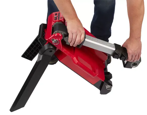 Milwaukee M18 ONERSAL-0 One-Key LED Zemin Lambası