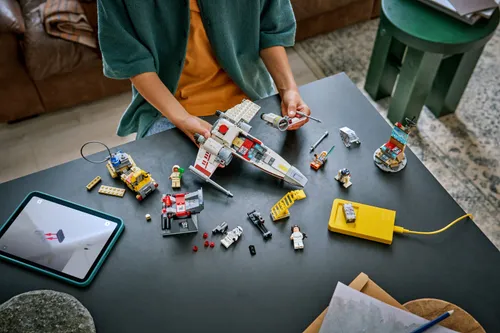 LEGO 75423 Star Wars SMART Play X-Wing Czerwona Piątka Luke