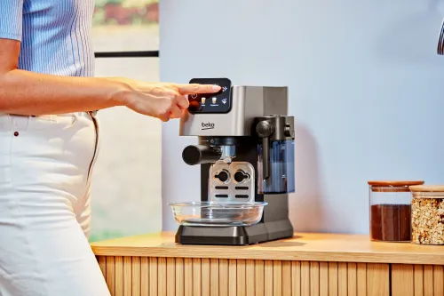 Ekspres BEKO CaffeExperto CEP5304X 15 bar 4 programy