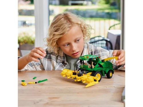 Конструктор LEGO Technic 42168 John Deere 9700 Forage Harvester