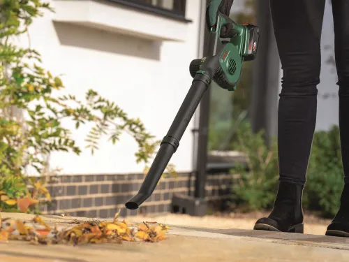 Dmuchawa do liści BOSCH UniversalLeafBlower 18V-130