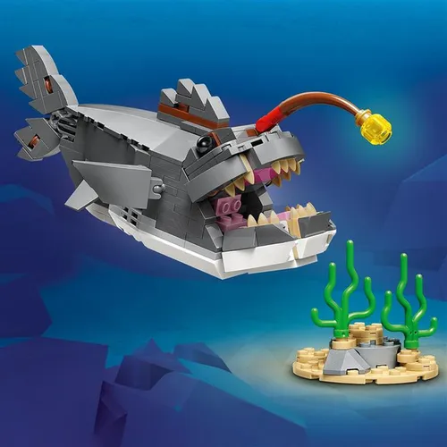 KLOCKI LEGO CREATOR 31381 Groźny rekin i skrzynia ze skarbem, zestaw +8 lat
