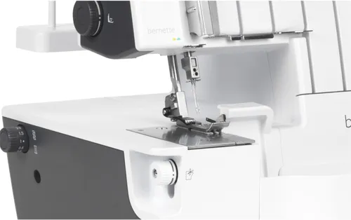 Maszyna do szycia Overlock BERNETTE B44 Funlock