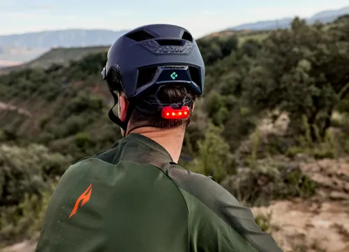Kask rowerowy LAZER Impala KinetiCore Czarny MTB z możliwością zamontowania lampki (rozmiar M)