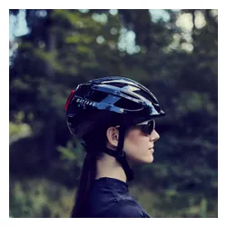 Kask rowerowy ATTABO Bonkers z lampką LED czarny