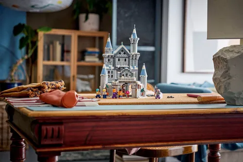 LEGO 75645 ONE PIECE: Битва у замка Драм, набор кубиков 9+