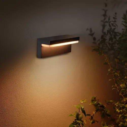 Kinkiet zewnętrzny Philips Hue White and Colour Ambiance Nyro Wall Lantern