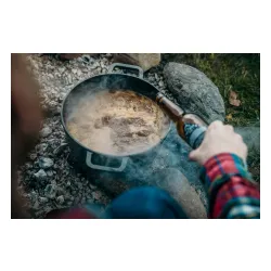 SKOTTSBERG Cast Iron 5,5 l - garnek żeliwny na ognisko z pokrywką