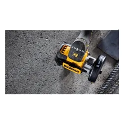 Pilarka tarczowa DEWALT DCS438E2T-QW