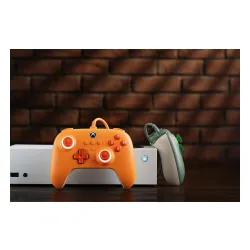 Pad 8BitDo Ultimate C Wired do PC, Xbox Przewodowy Pomarańczowy