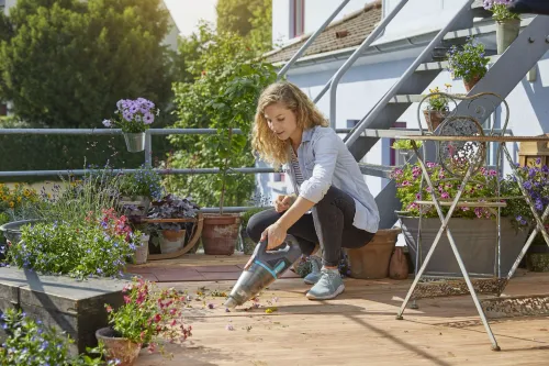 Şarj İstasyonu ile Gardena EasyClean Li El Elektrikli Süpürgesi