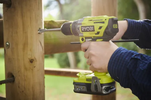Wiertarko-wkrętarka RYOBI R18PD7-0 + Akumulator RYOBI RC18120-125 2.5Ah 18V + Ładowarka
