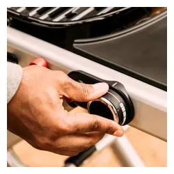 Grill gazowy WEBER Traveler 3.8 kW 63 x 34 cm