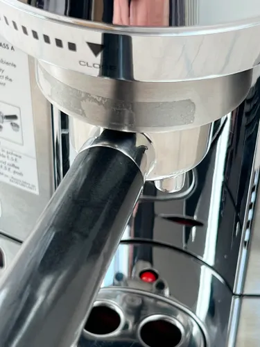 Kolbowy ekspres do kawy DeLonghi EC 850.M - outlet