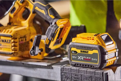 Pilarka tarczowa DeWalt DCS573NT