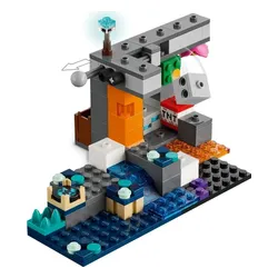LEGO Minecraft 21274 Spotkanie Ze Strażnikiem