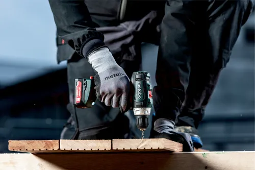 Дрель-шуруповерт аккумуляторная с насадками 63шт. Metabo PowerMaxx BS 12 Set