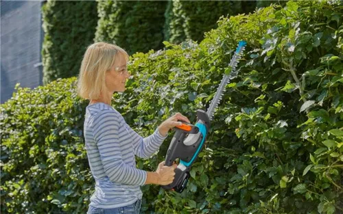 Nożyce akumulatorowe do żywopłotu GARDENA EasyCut 40/18V P4A (z akumulatorem) 14733-20