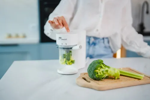 Blender dla dzieci Momini YummyMaker 5w1