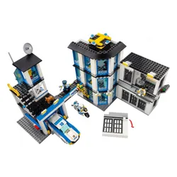 Конструктор Lego City полицейский участок (60141)