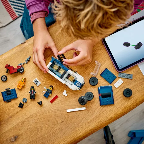 LEGO 60479 City Furgonetka policyjnego konwoju więziennego