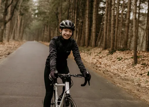 Kask rowerowy LAZER Tonic Kineticore Czarny Szosowy (rozmiar S)
