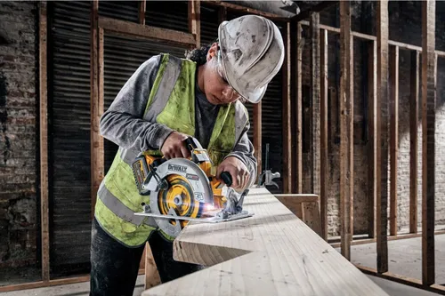 Pilarka tarczowa DeWalt DCS573NT