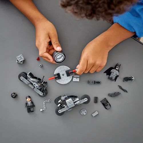 LEGO DC Motocyklowy pościg Batmana i Seliny Kyle 76179