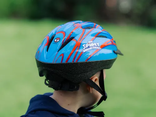 Kask rowerowy HUFFY Spidey i Super Kumple Niebiesko-czerwony dla Dzieci (rozmiar S/M)