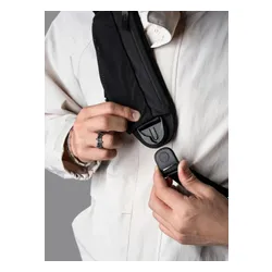 Plecak na jedno ramię Alpaka Metro Crossbody Right Shoulder - black