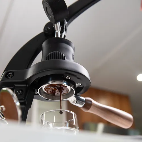 Ekspres ręczny Flair Espresso 58 Plus 2 – dźwigniowy, czarny