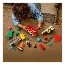 LEGO 10473 DUPLO Wóz strażacki z wężem i strażakiem