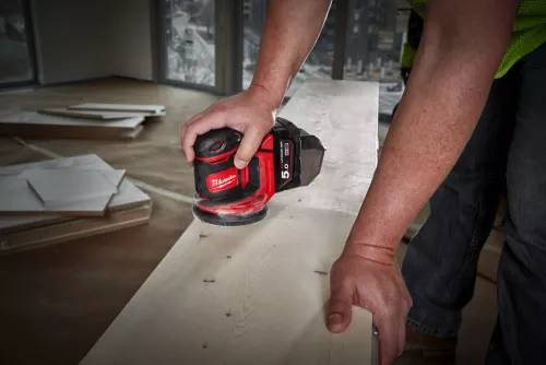 Milwaukee M18 Eksantrik Taşlama Makinesi BOS125-502B