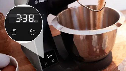 Robot kuchenny planetarny BOSCH MUM5XC4E 1000W z wbudowaną wagą, maszynką do mięsa, blenderem kielichowym