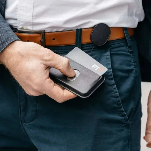 Uchwyt do karty ID ze smyczą Orbitkey Card Holder Pro - black