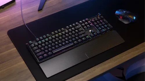 Klawiatura gamingowa Corsair K70 Core Corsair MLX Red przewodowa mechaniczna podświetlana czarna z podpórką