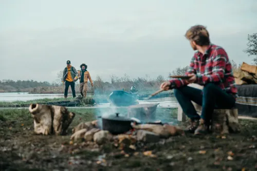 SKOTTSBERG Cast Iron 5,5 l - garnek żeliwny na ognisko z pokrywką
