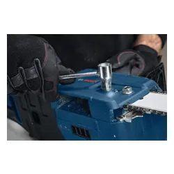 Piła łańcuchowa akumulatorowa BOSCH Professional 18V GKE 18V-40 06008D3001 5.5 Ah