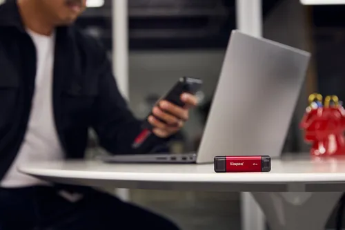 Dysk KINGSTON Dual Portable 2TB SSD