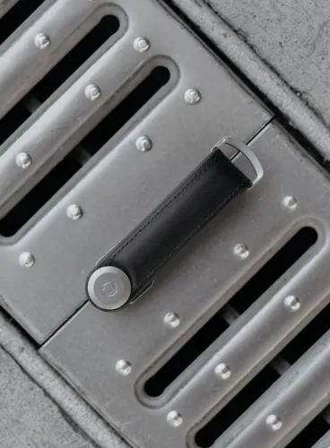 Skórzane etui organizer na klucze Orbitkey Hybrid Leather - black