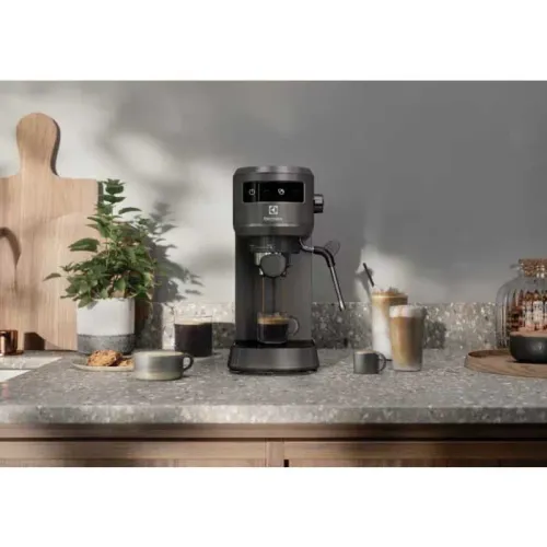Ekspres Electrolux E6EC1-6BST