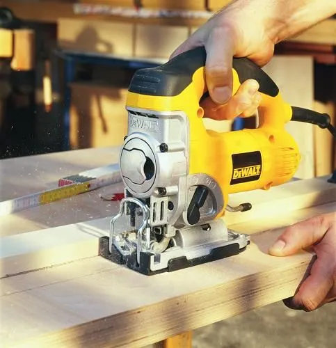 DeWalt Elektrikli testere DW331K